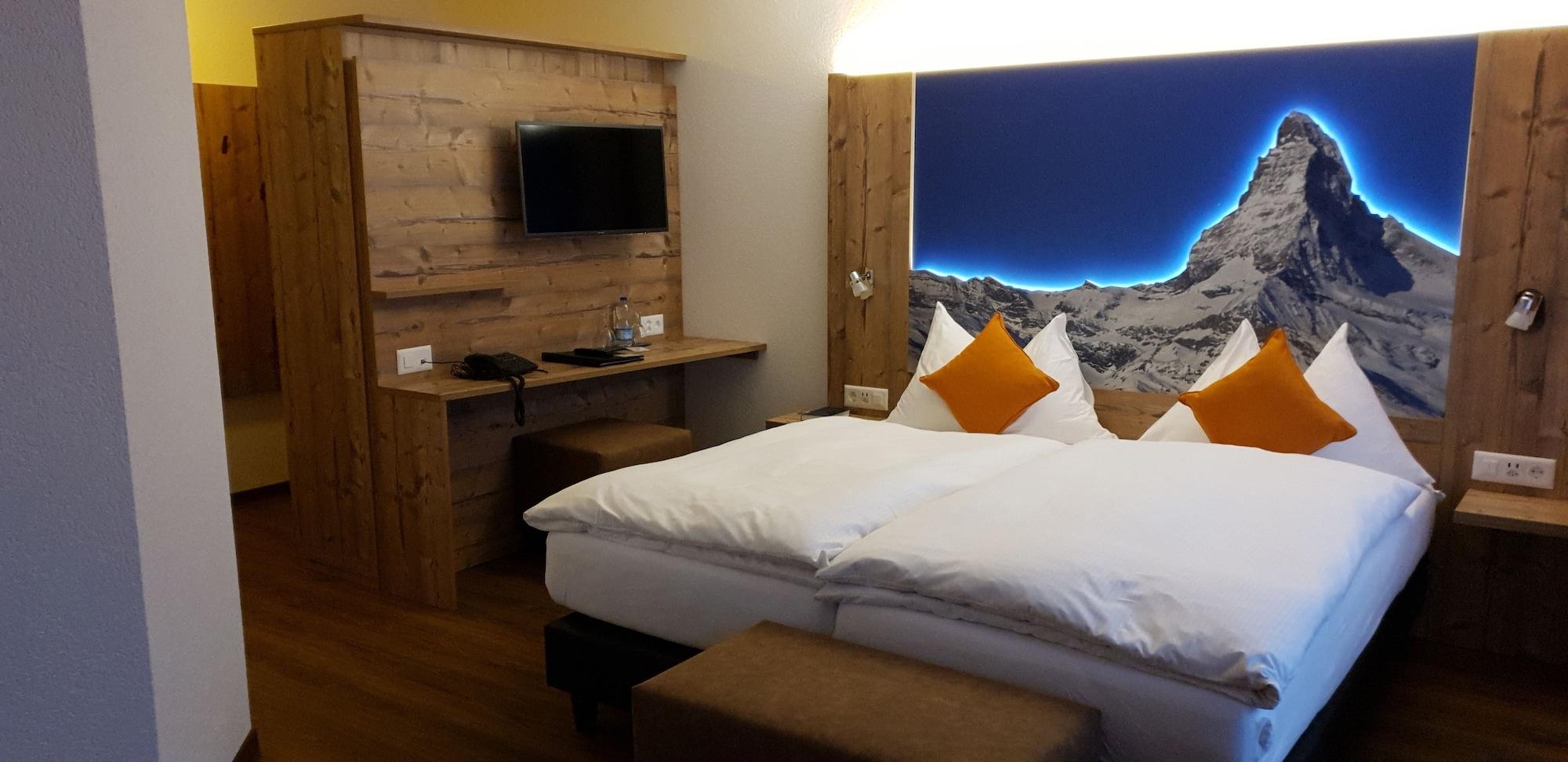Typically Swiss Hotel Taescherhof Zewnętrze zdjęcie