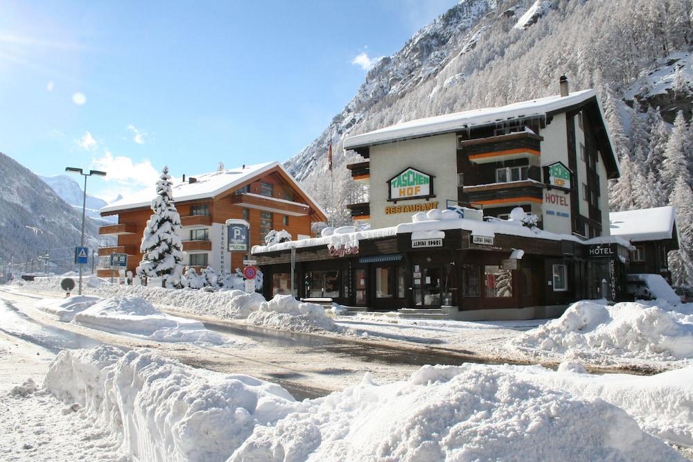 Typically Swiss Hotel Taescherhof Zewnętrze zdjęcie