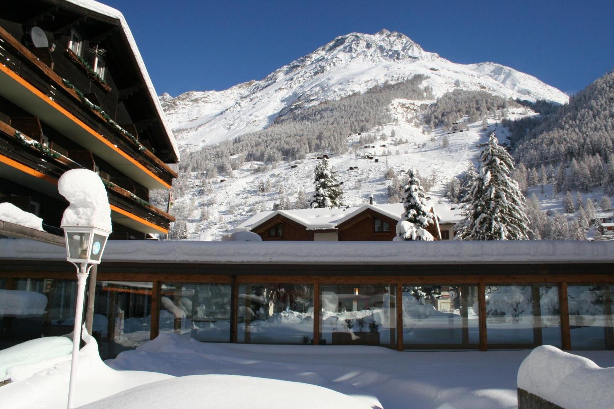 Typically Swiss Hotel Taescherhof Zewnętrze zdjęcie